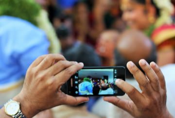 Clicking Wedding Pictures on a Mobile Phone