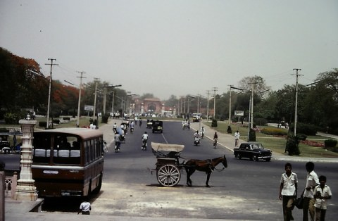 Horse-drawn carriage on the Indian roads