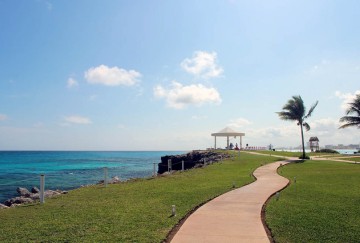 Destination wedding by the beach